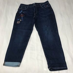 St.John’s Bay.Embroidered jeans/roll ankle.Sz 14.
